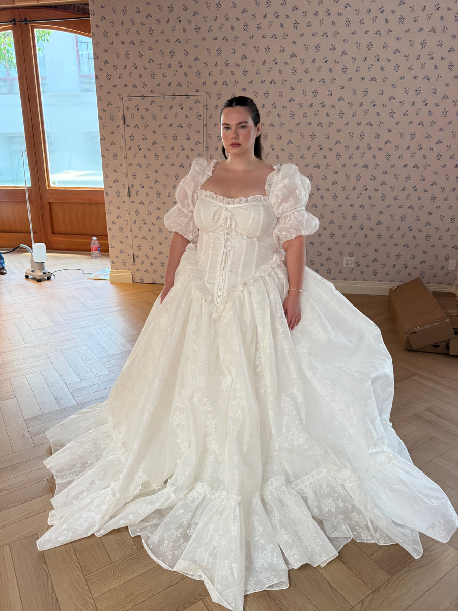 Selkie Women's Ivory Lace Overlaid Organza Gown, L