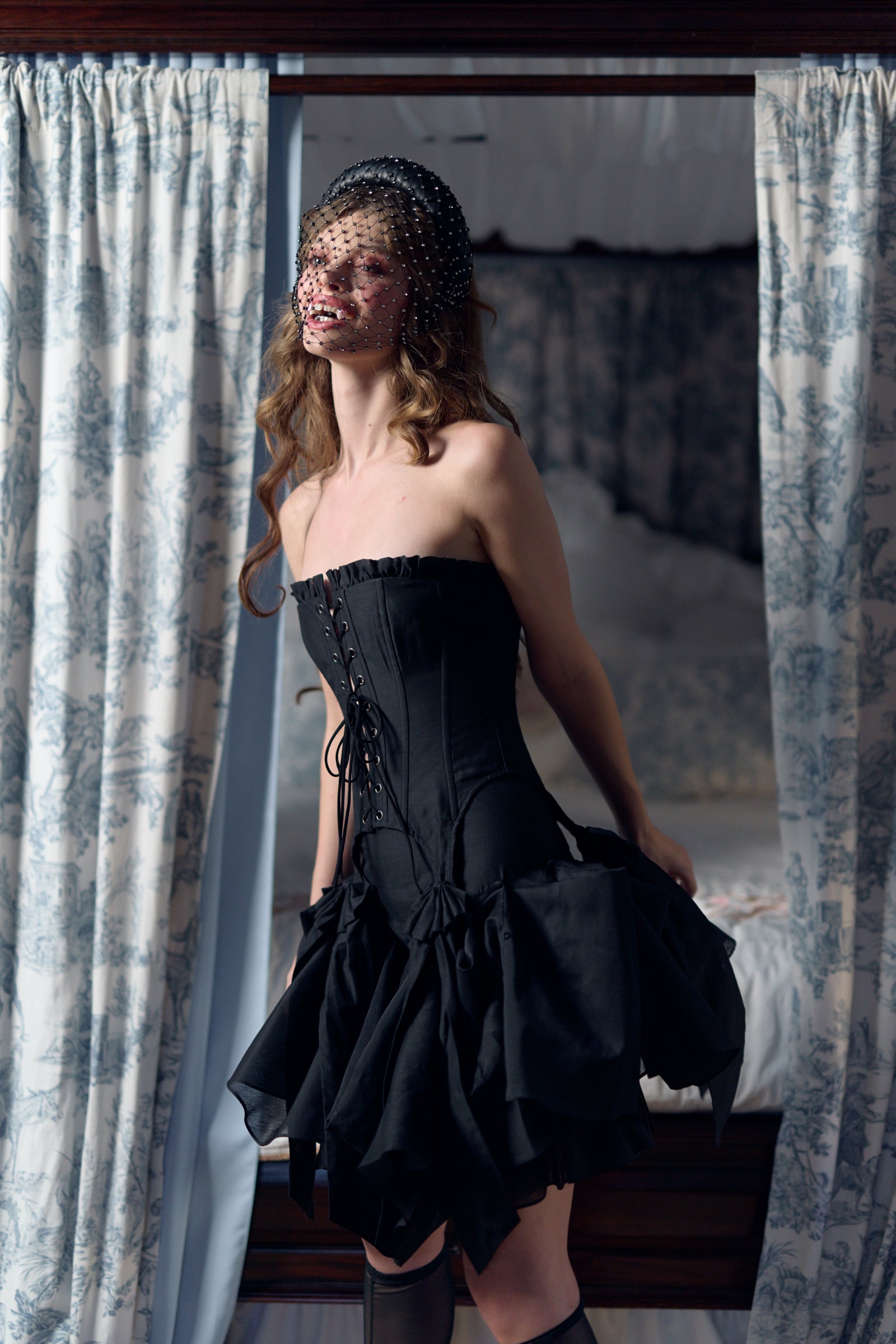 The Raven A La Mode Corset – Selkie